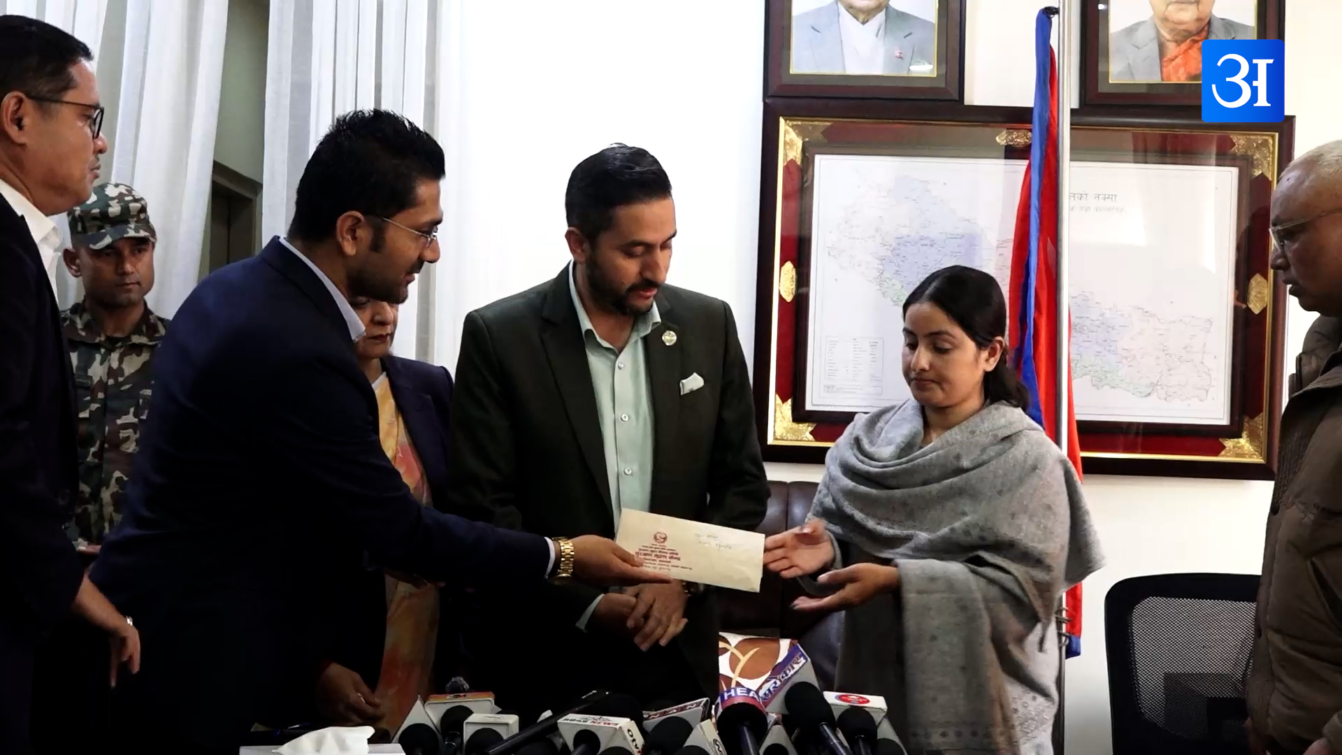 राजावादी आन्दोलनमा ज्यान गुमाएका पत्रकार सुरेश रजकको श्रीमतीलाई सरकारले दियो रोजगारी