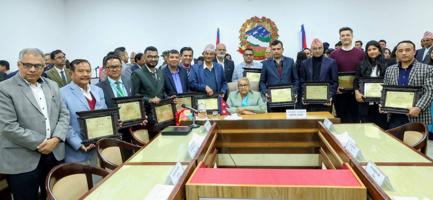 नियमित योगदानकर्ता भाटभटेनीसहित विभिन्न प्रतिनिधि सम्मानित