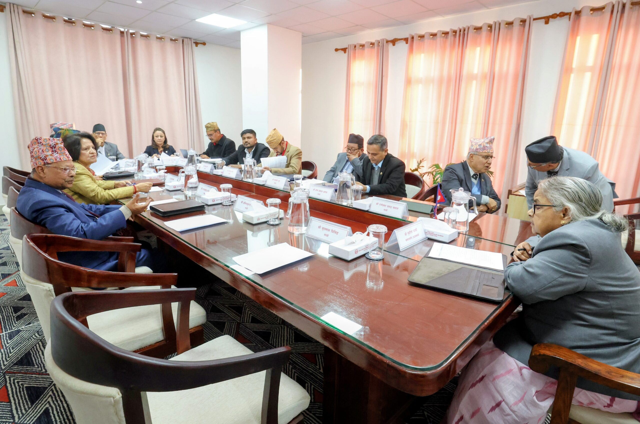 सिंहदरबारमा मन्त्रिपरिषद् बैठक सुरु