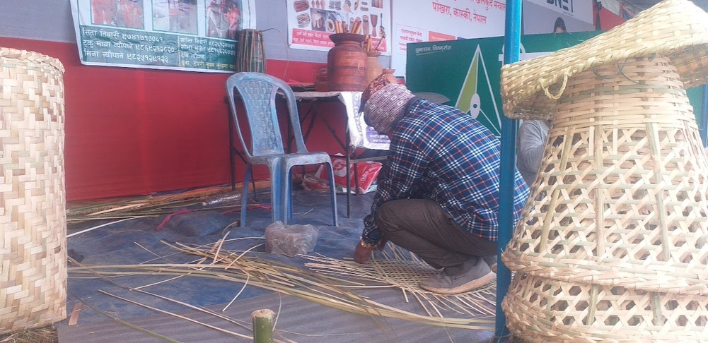 युवा विदेश, सीप हराउँदै : कोठेगाउँमा कसले बनाउने बाँसका सामग्री ?