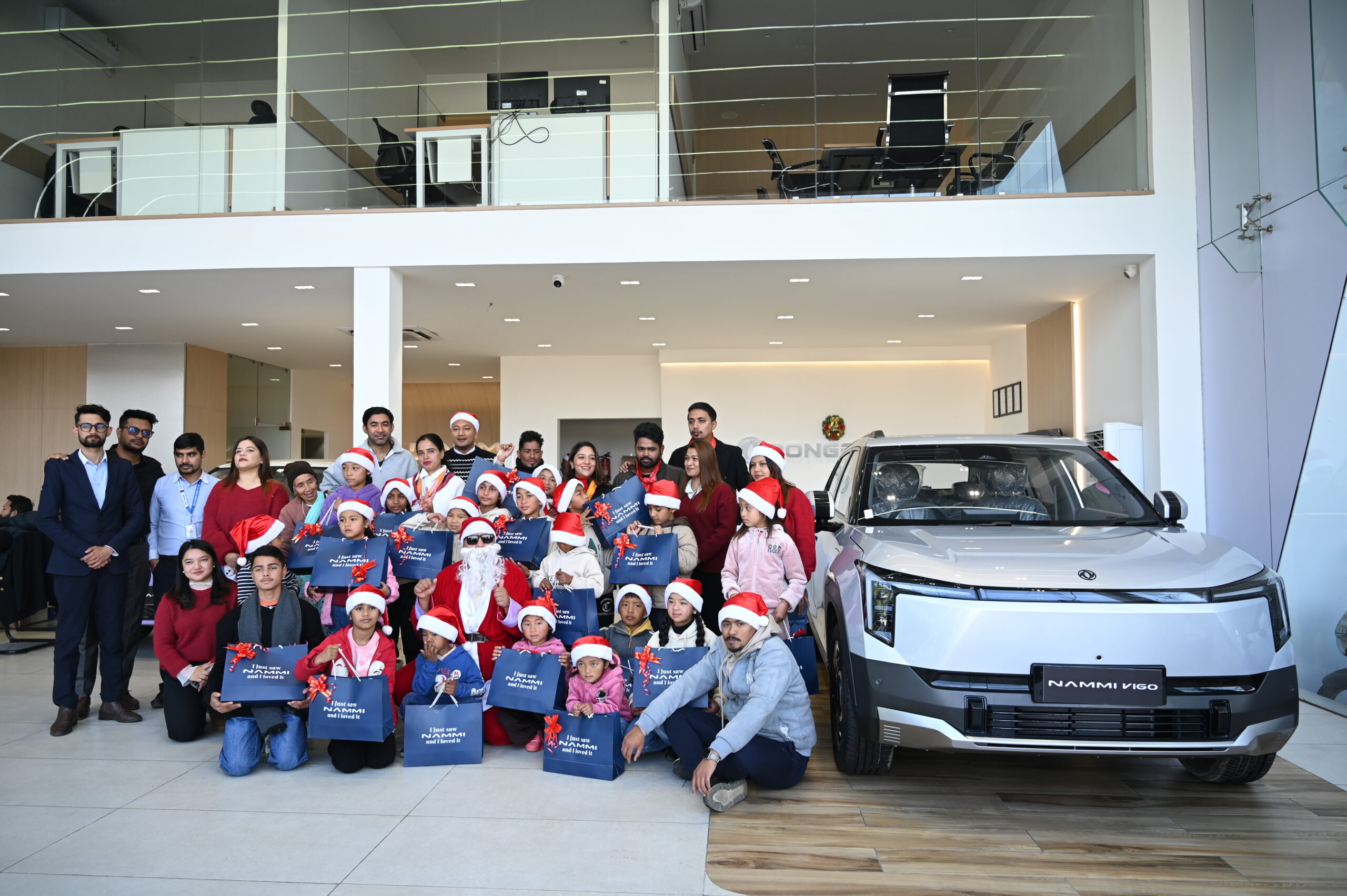 मुस्कान छर्दै नामी: सहाराइन्टरनेशनल नेपाल चिल्ड्रेन होमका बालबालिकाले गरे शोरूमको भ्रमण