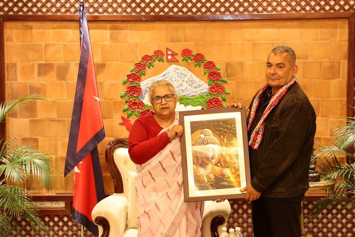 प्रधानमन्त्री कार्कीले भेटिन् दुर्गा प्रसाईं, आफ्ना मुद्दा चुनावबाटै अनुमोदन गराउन आग्रह