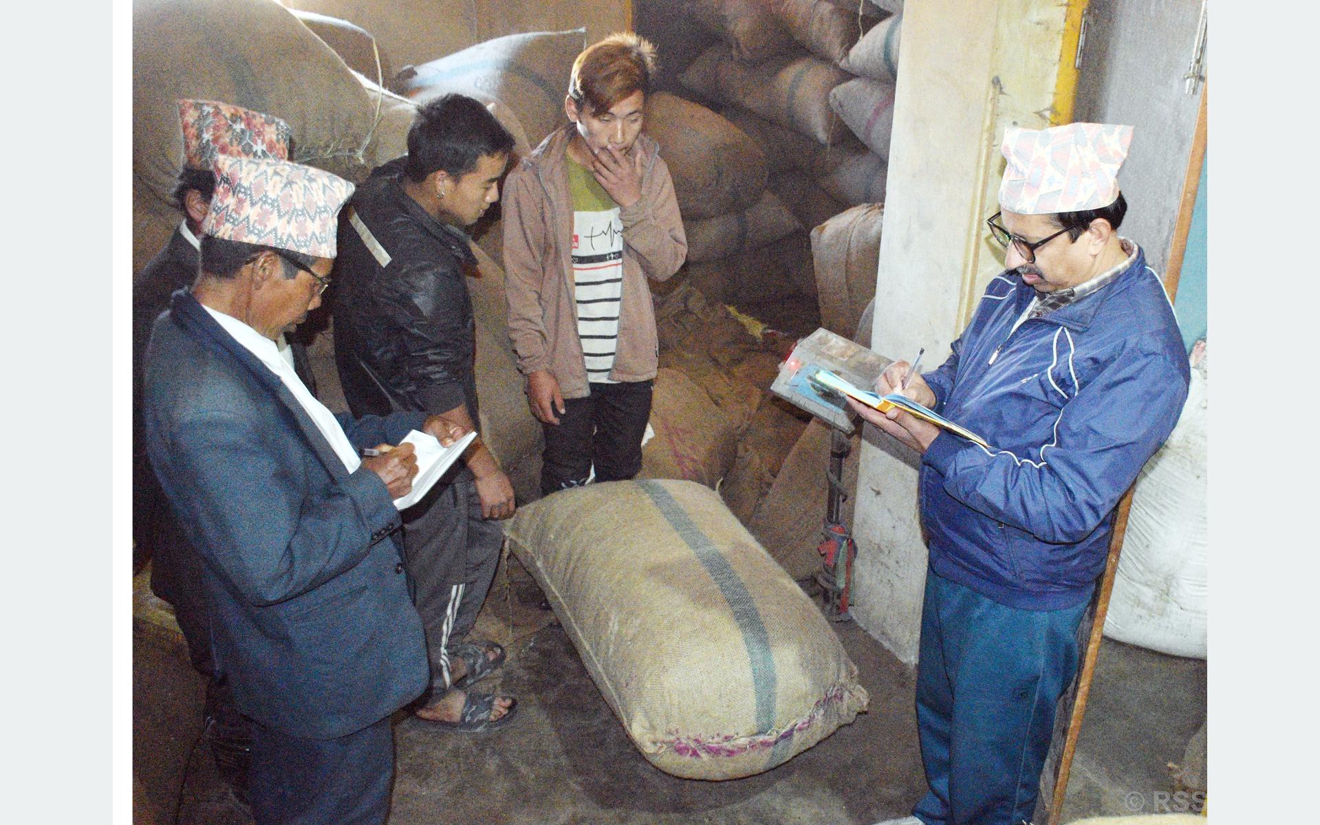 अलैँचीको मूल्यमा निरन्तर गिरावट