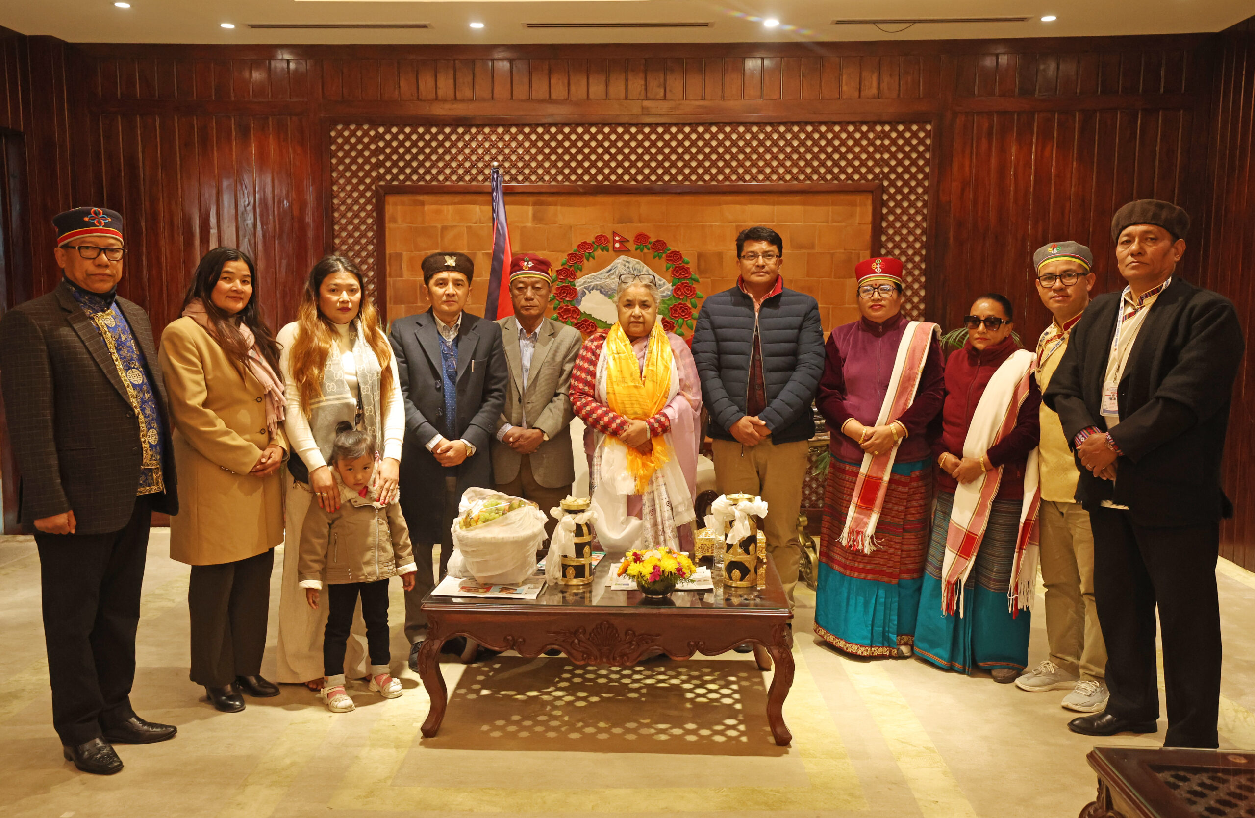 प्रधानमन्त्री सुशीला कार्कीसँग नेपाल तामाङ घेदुङको प्रतिनिधिमण्डलको भेट