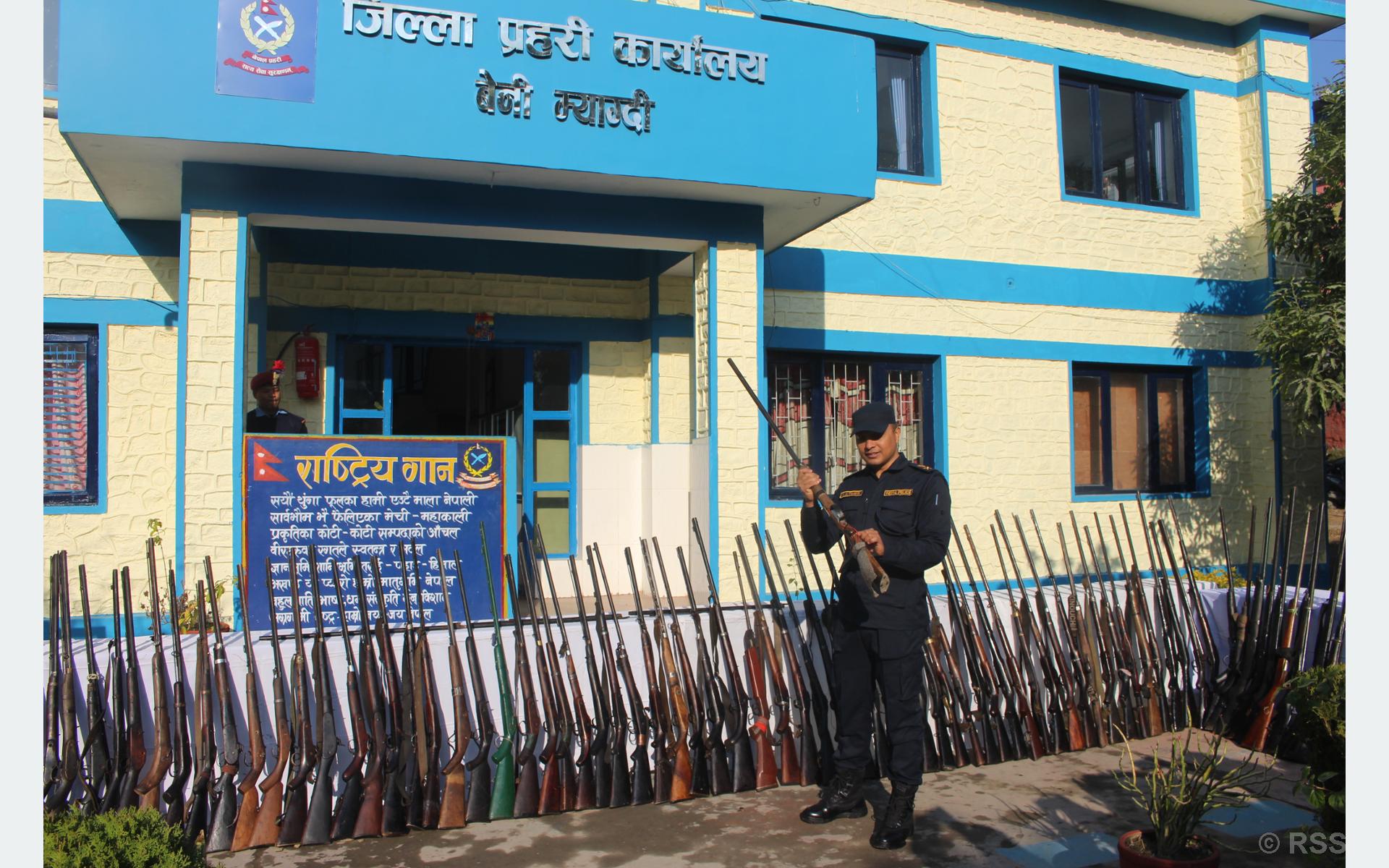 म्याग्दीमा १ सय पन्ध्र थान बन्दुक बरामद