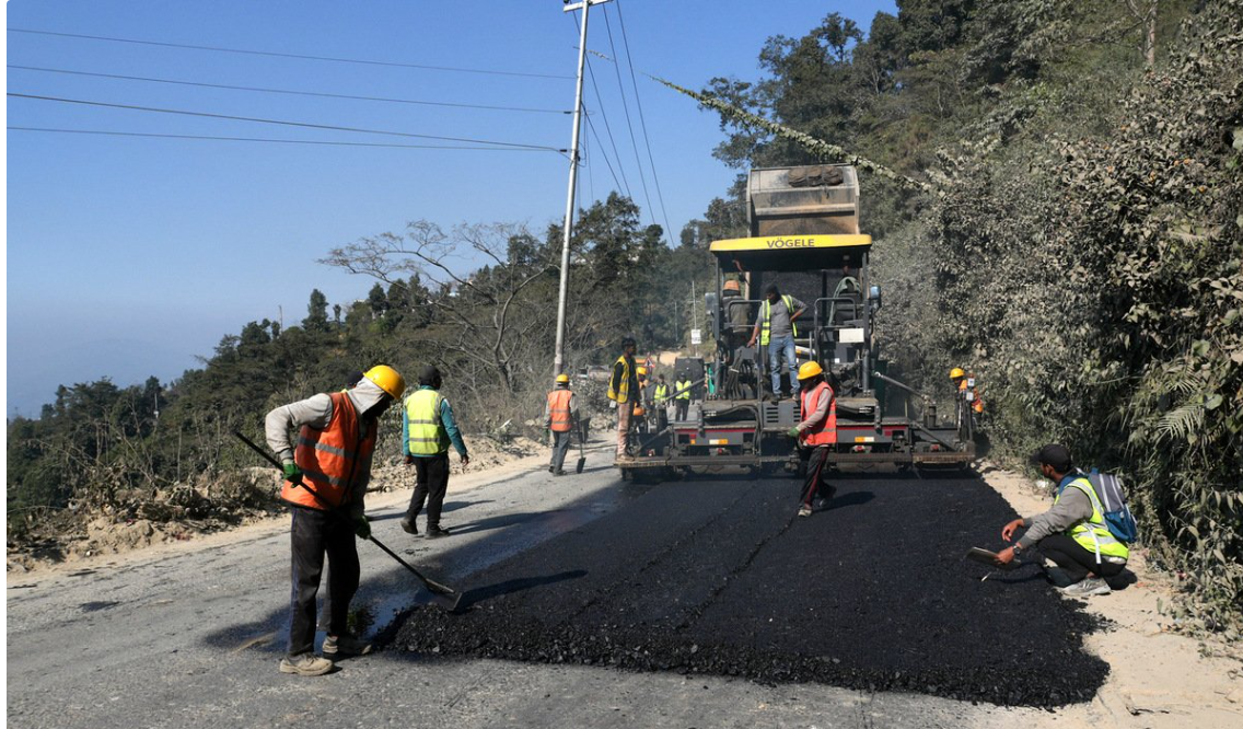 बजेट अभावले ‘एक निर्वाचन क्षेत्र, एक रणनीतिक सडक’ को काम रोकियो