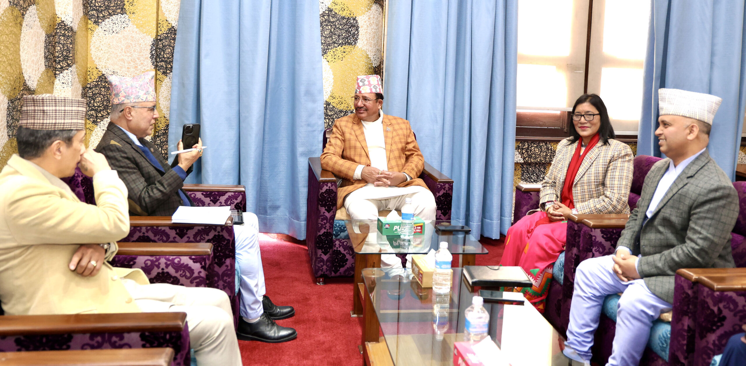 कम खर्चमा निर्वाचन सम्पन्न गर्न अर्थमन्त्रीको आग्रह