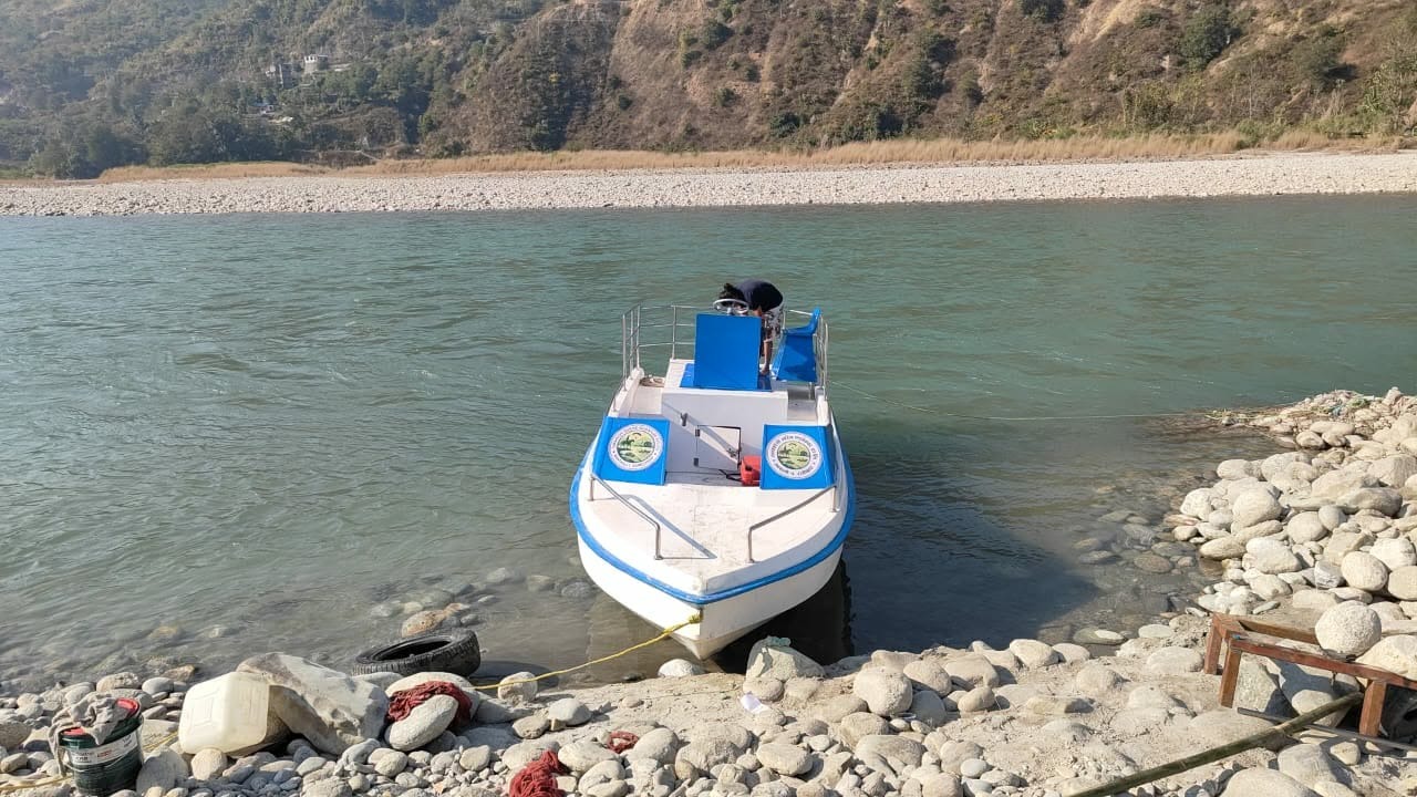 रामेछापको मन्थलीमा पानीजहाजमा ‘सरर’ : तामाकोसी नदीमा पहिलो पटक जेटबोट सेवा