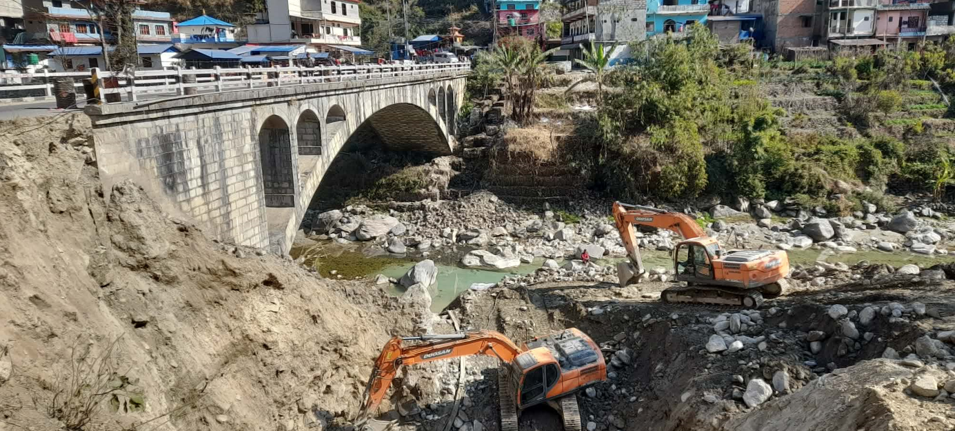 मध्यपहाडी लोकमार्गः ‘आर्क ब्रिज’ निर्माण सुरु