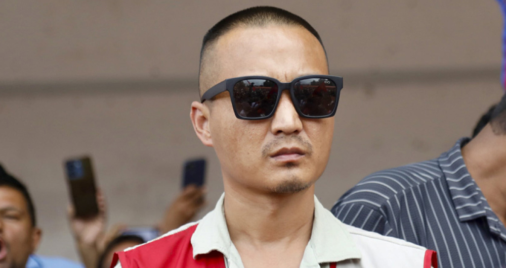 सुदन गुरुङ रास्वपा प्रवेश गर्ने