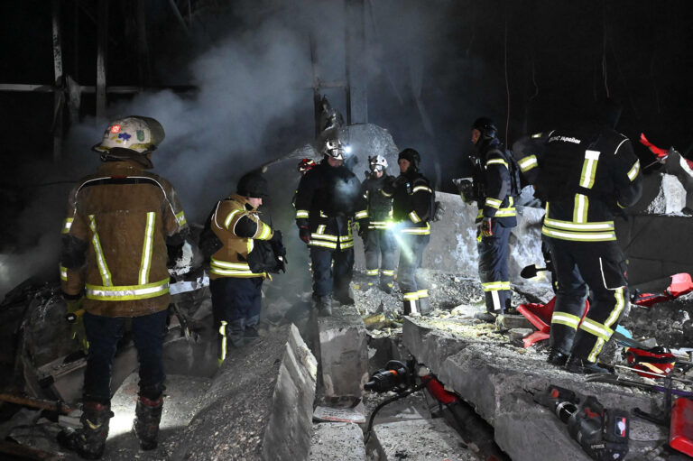 युक्रेनको खार्किवमा रूसी आक्रमण, चार जनाको मृत्यु