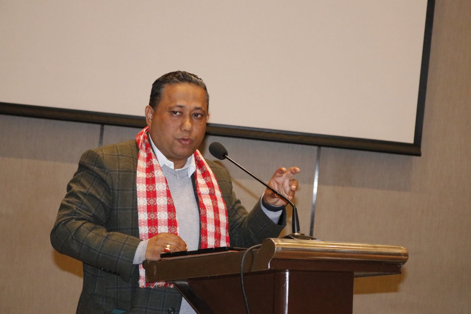 रोजगार र मध्यम वर्गीय परिवार लक्षित गरेर बाचापत्र ल्याउँछौ : रास्वपा नेता खनाल