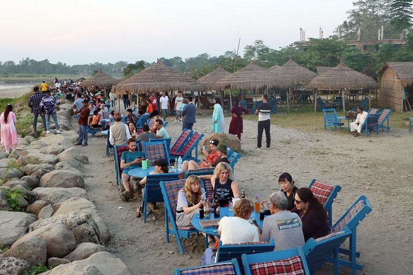 मुख्य याममा सौराहामा पर्यटक घटे