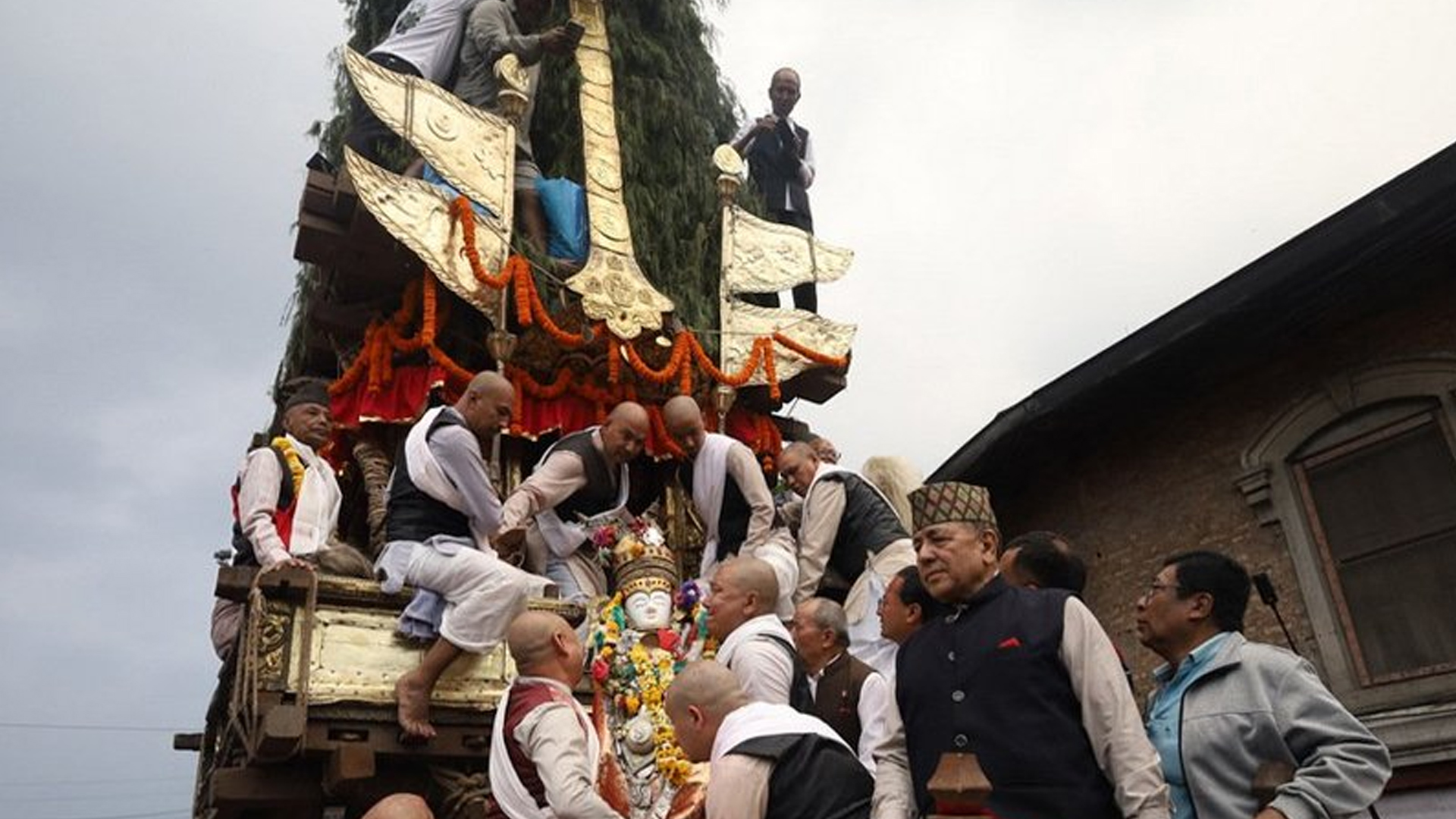 चैत्र शुक्ल दशमीः सेतो मच्छिन्द्रनाथको रथ लगनमा