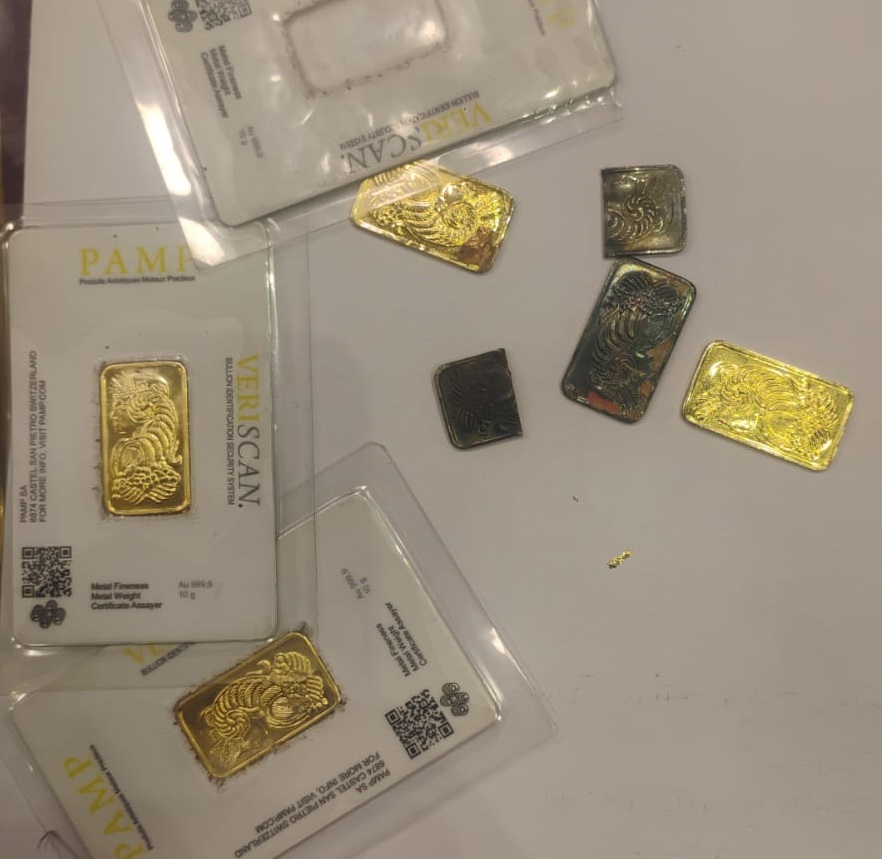 नक्कली सुन जस्तो देखिने धातु सहित ४ जना पक्राउ