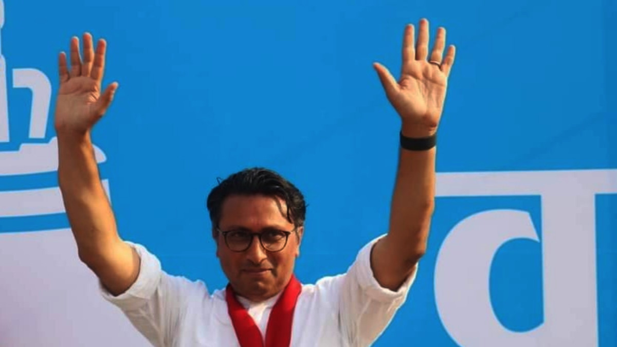 नीतिबाट राजनीतिसम्म : डा स्वर्णिम वाग्लेको यात्रा