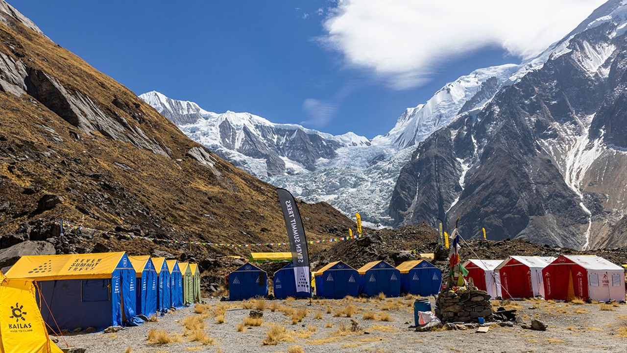 अन्नपूर्णको फेदीमा ७६औँ आरोहण दिवस