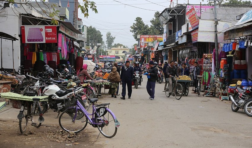 सीमामा भन्सार कडाइः महेन्द्रनगरमा चहलपहल बढ्यो, वनबासा सुनसान