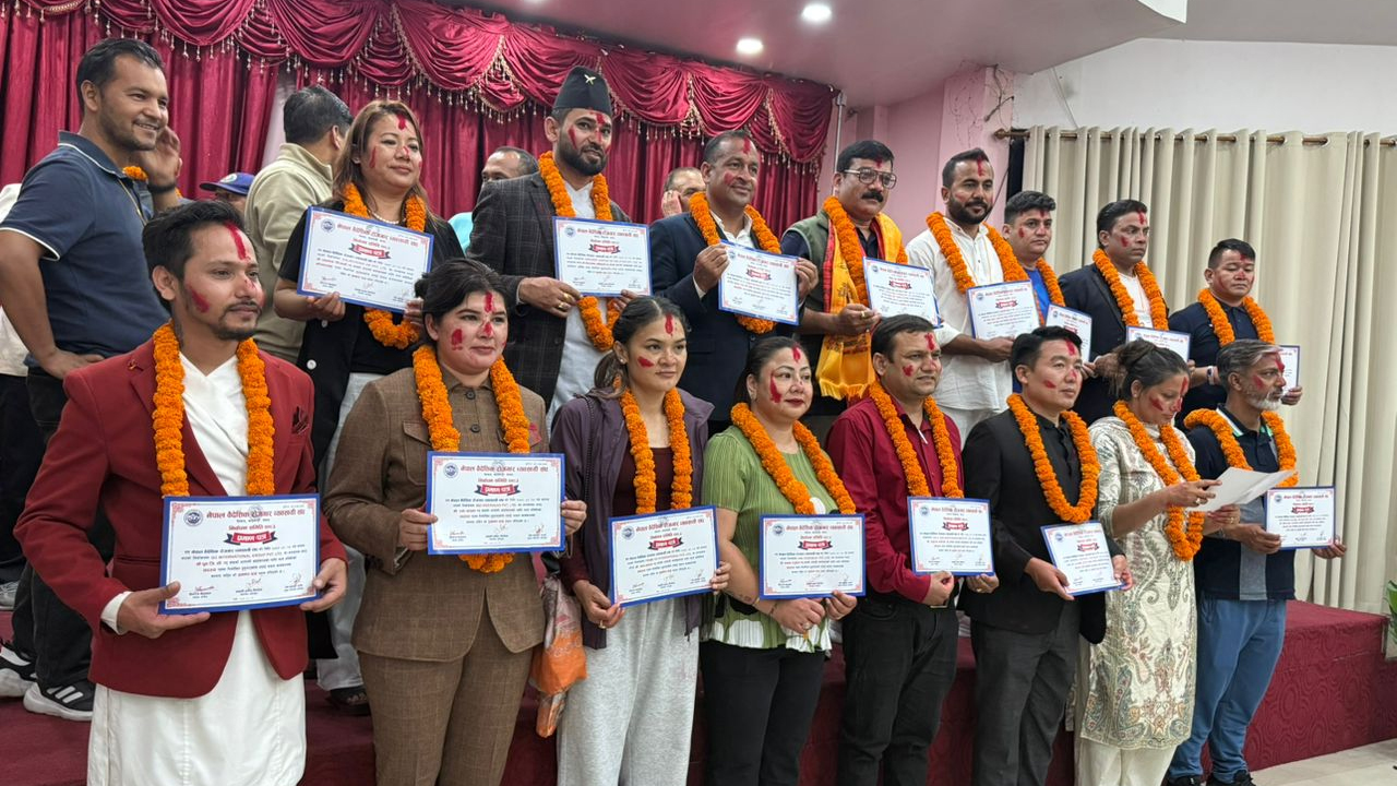 बैरो संघको अध्यक्षमा डिकबहादुर खत्री र महासचिवमा हरि डागी निर्वाचित