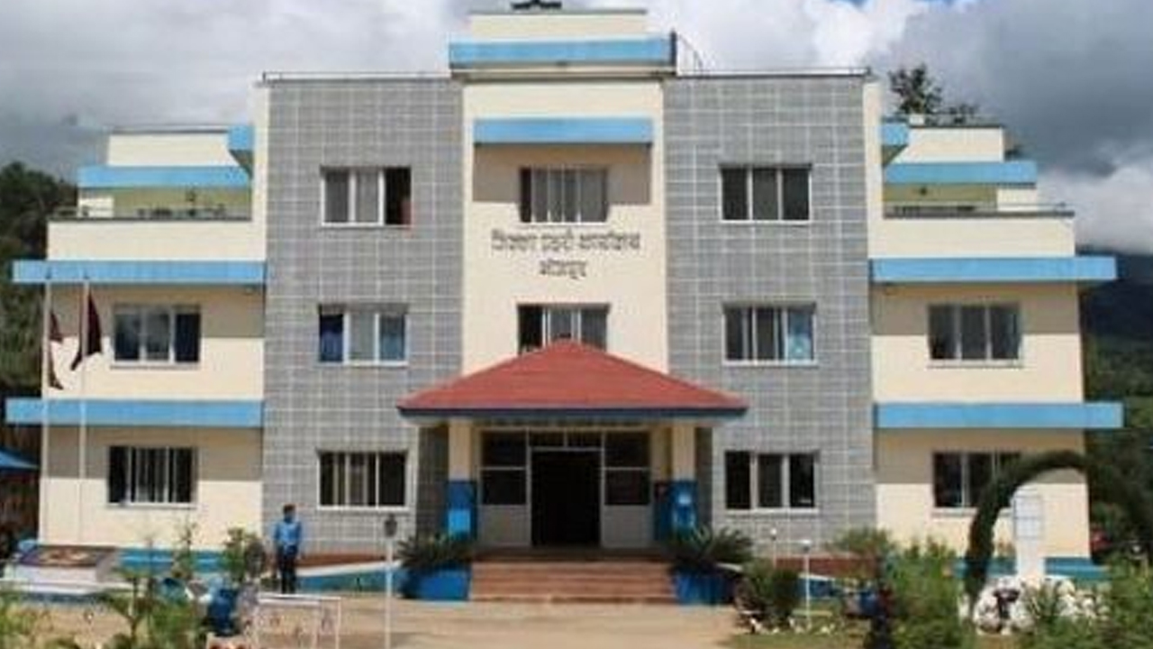 अवैध जडीबुटीसहित पक्राउ परेका पाँच जना दुई लाख तिरेर रिहा