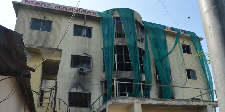 नगरपालिका भवन पुनर्निर्माण नहुँदा काममा बाधा