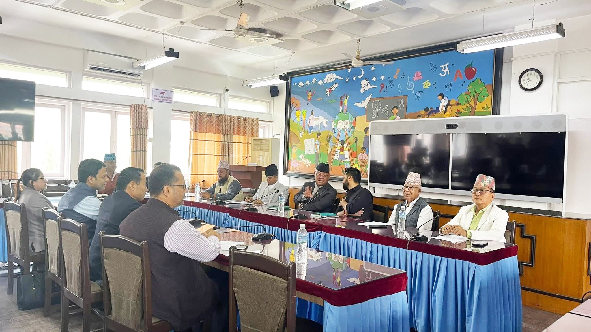 सभापति लामिछानेको आह्वानमा सिंहदरबारमा सर्वदलीय बैठक सुरु