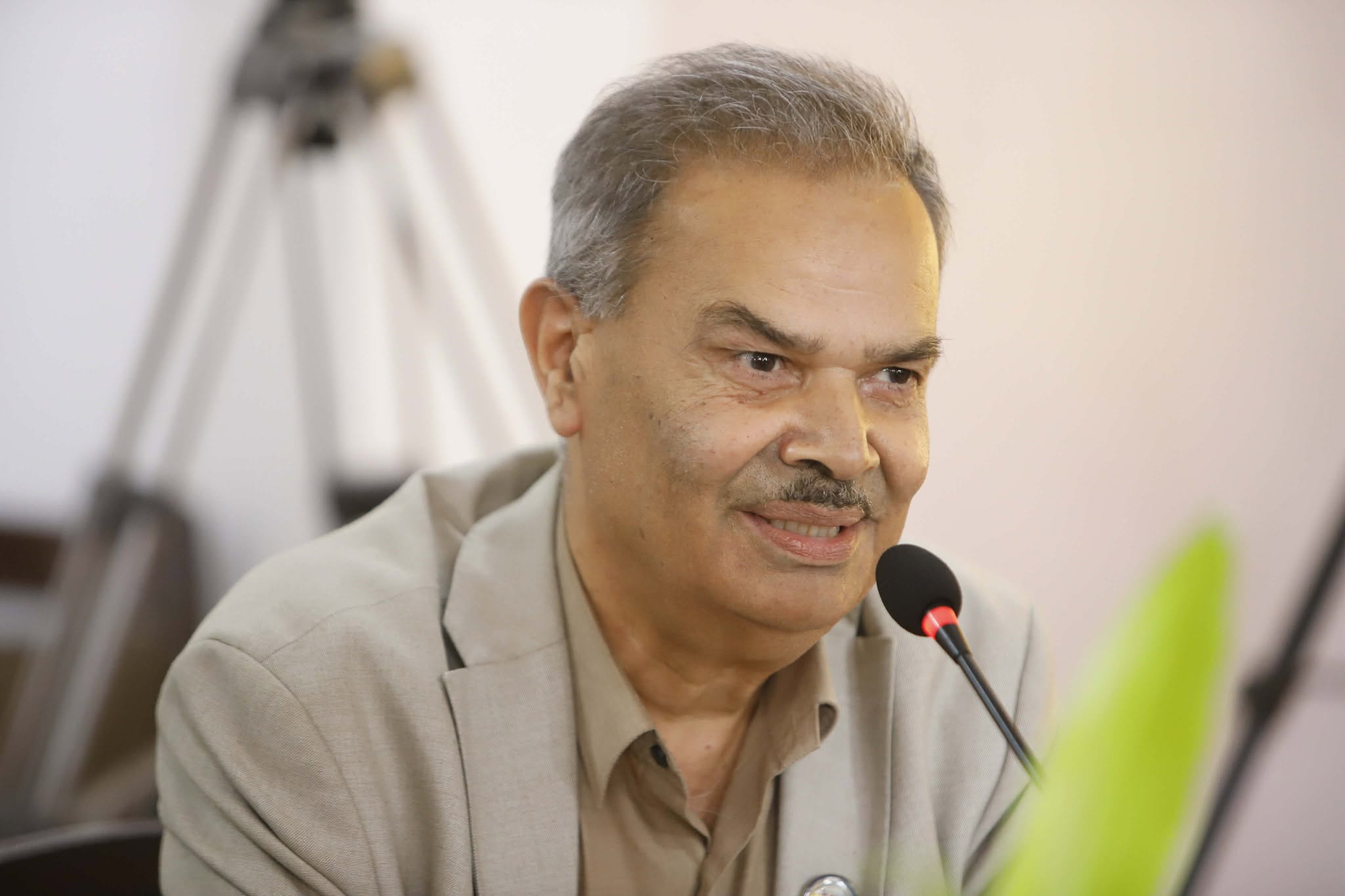योजना आयोगका अधिकांश अधिकार अर्थ मन्त्रालयमा केन्द्रित भयो : डा. पुष्पराज कँडेल