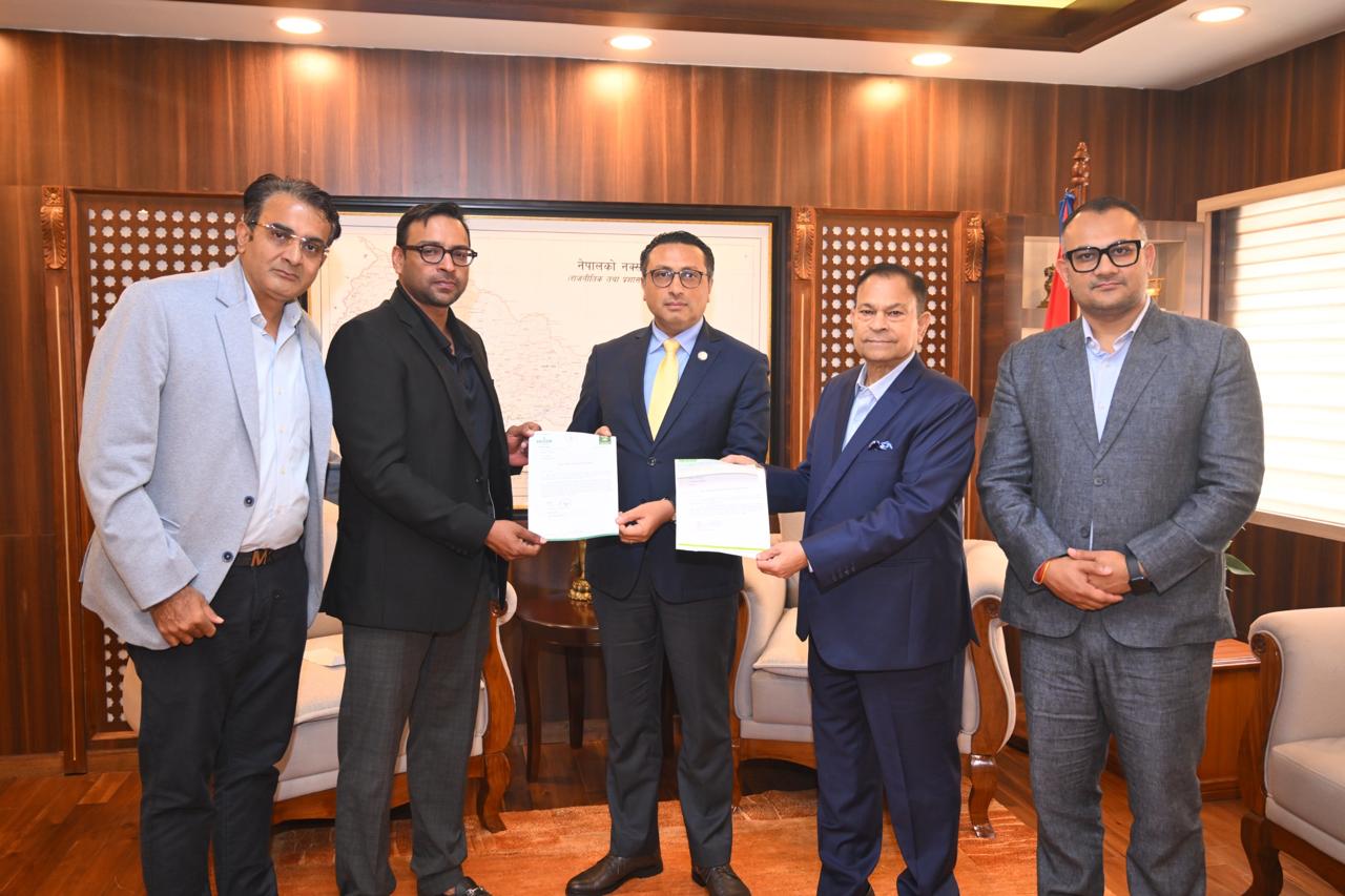 बाढीपीडितको लागि शिवम् सिमेन्टद्वारा ११ हजार बोरा सिमेन्ट र शिवम् होल्डिङस्द्वारा २१ लाख सहयोग