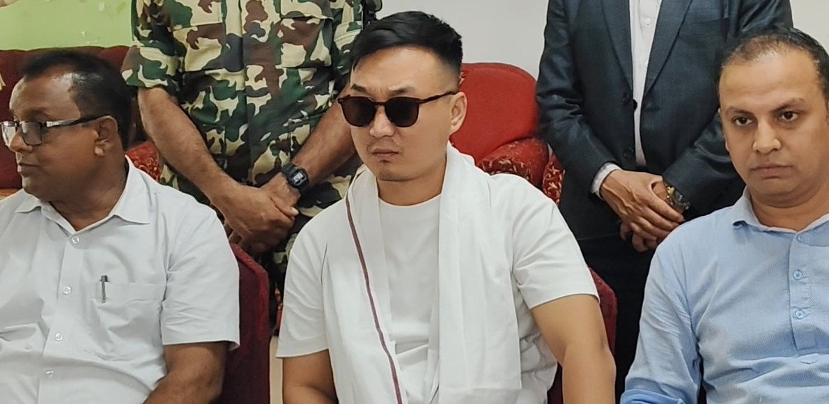 शान्तिको कामना गर्दै गृहमन्त्रीद्वारा पूजार्चना