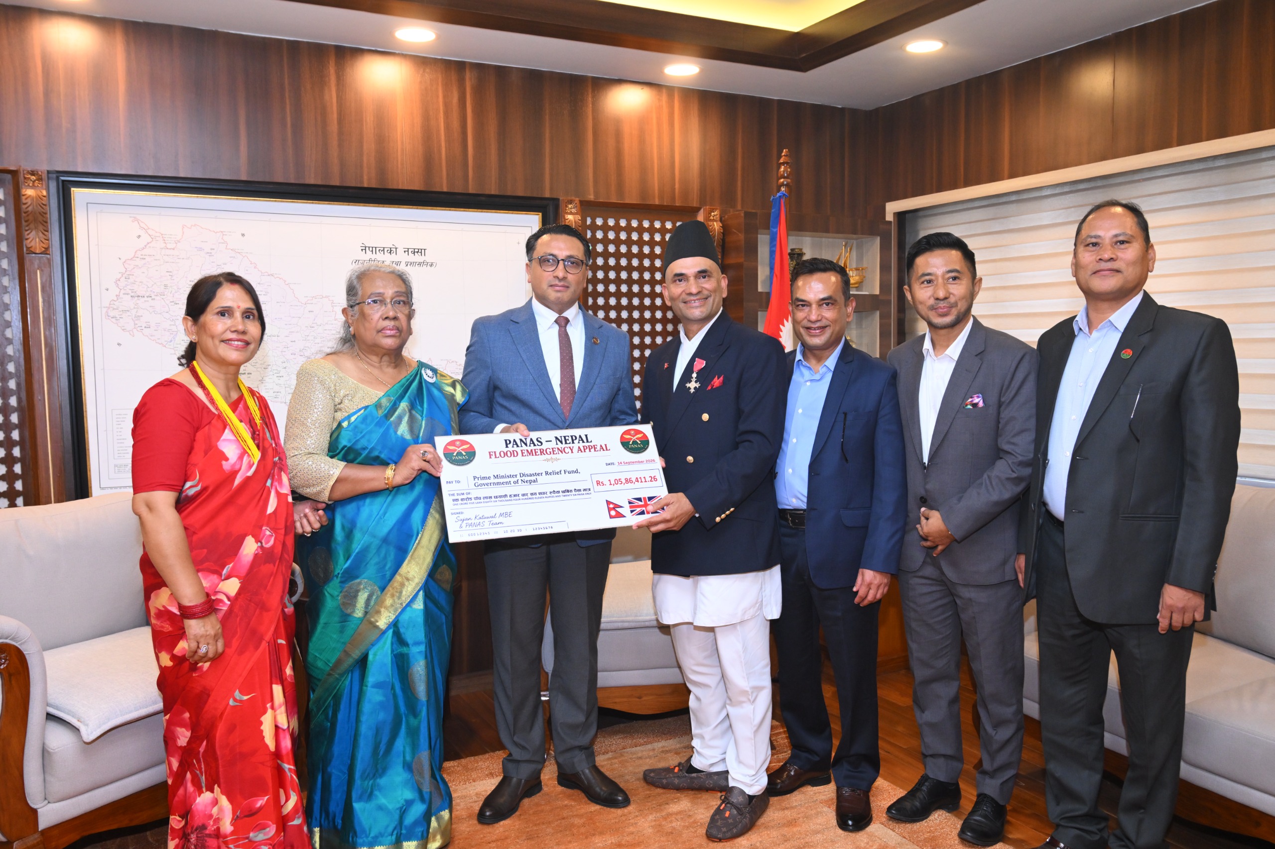 सुजन कटुवाल एमबीई द्वारा रसुवाका बाढीपीडितका लागि आर्थिक सहयोग हस्तान्तरण
