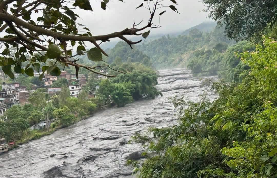 बूढीगण्डकीमा आएको बाढीले ठूलो क्षति पुर्‍याएकोप्रति गगन थापाद्वारा दुःख व्यक्त, उद्धारमा जुट्न आग्रह
